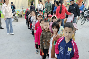 BUỔI THAM QUAN TRẢI NGHIỆM DOANH TRẠI BỘ ĐỘI ĐẦY Ý NGHĨA VÀ BỔ ÍCH CỦA CÁC BÉ TRƯỜNG MẦM NON KHÁNH KHÊ